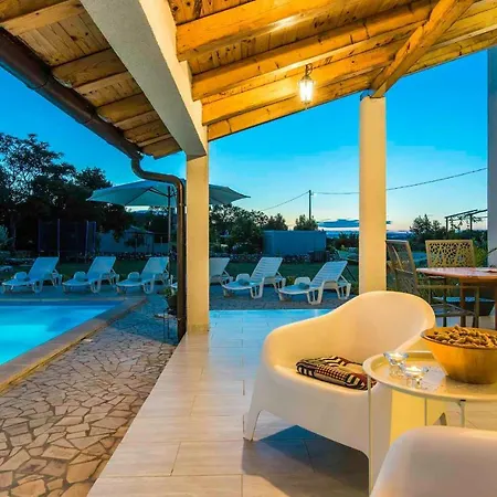 Tranquilla Villa Mutvoran